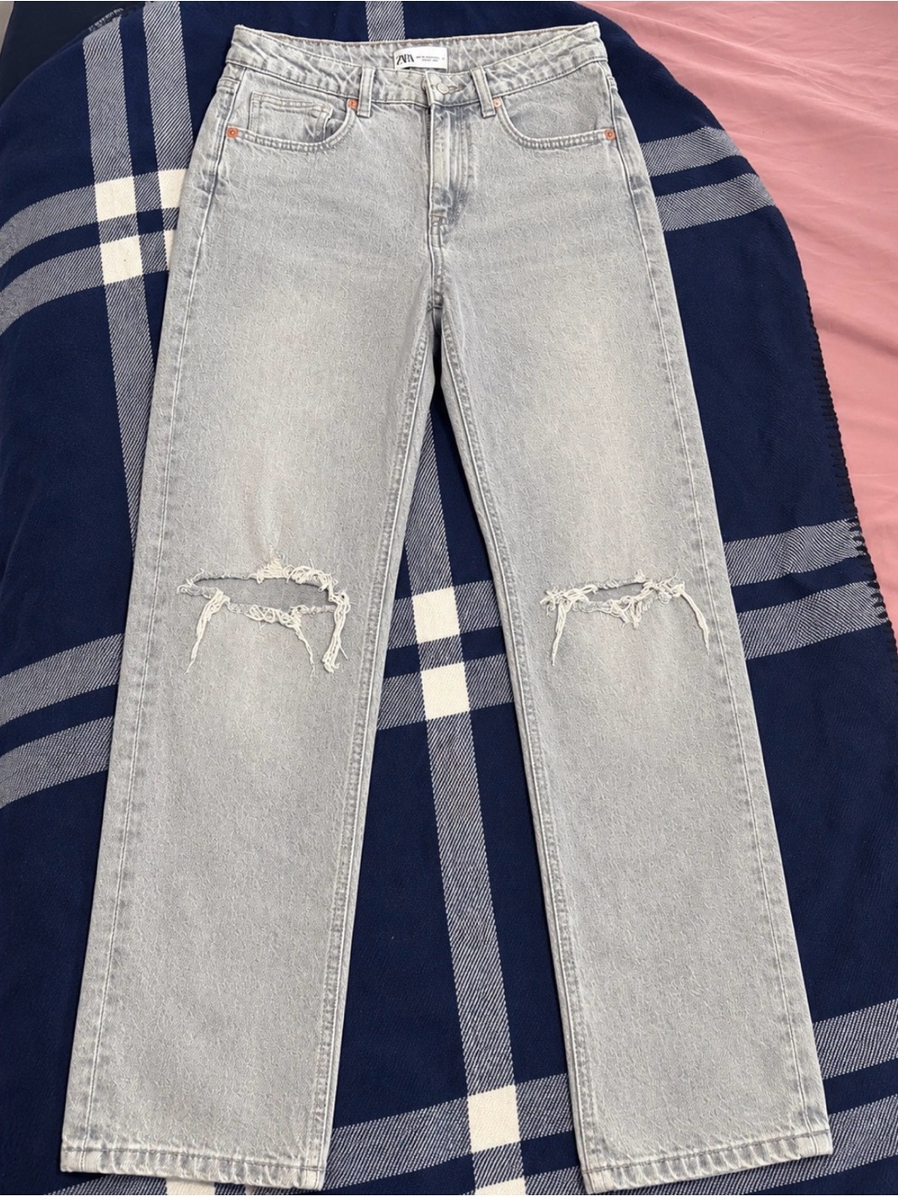Zara Light Gray Distressed Straight-Leg Jeans